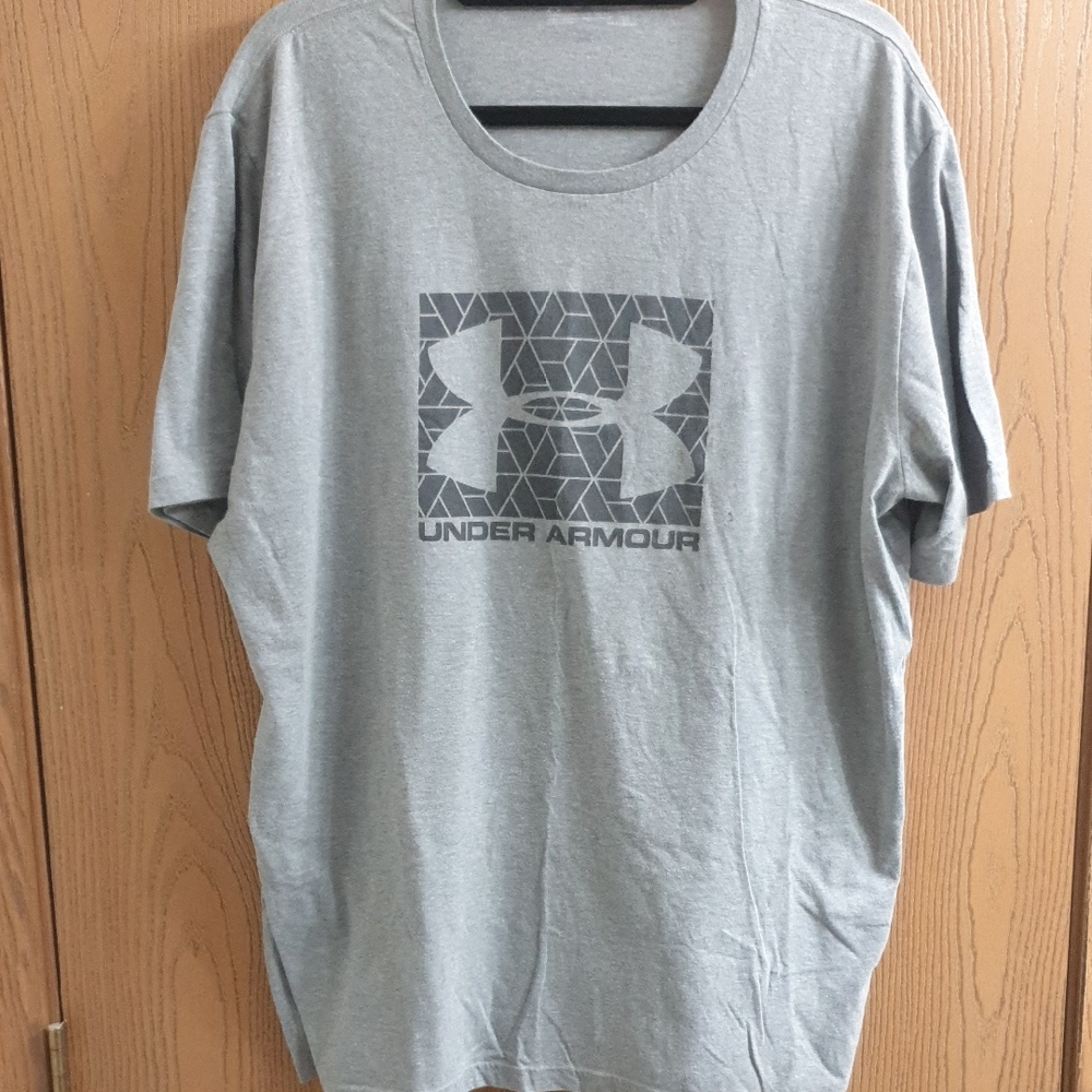 Under Armour Men's Light Gray Graphic Logo Short Sleeve Tee
